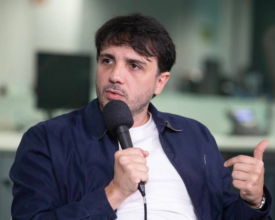Renan Santos protocola impeachment contra Moraes e Toffoli por suspeitas graves