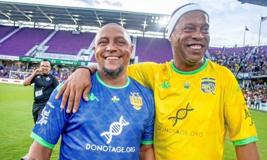 Roberto Carlos revela que perdeu 99% de sua fortuna no futebol e faz alerta