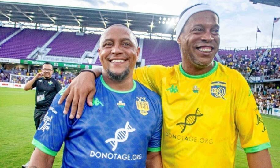 Roberto Carlos revela que perdeu 99% de sua fortuna no futebol e faz alerta