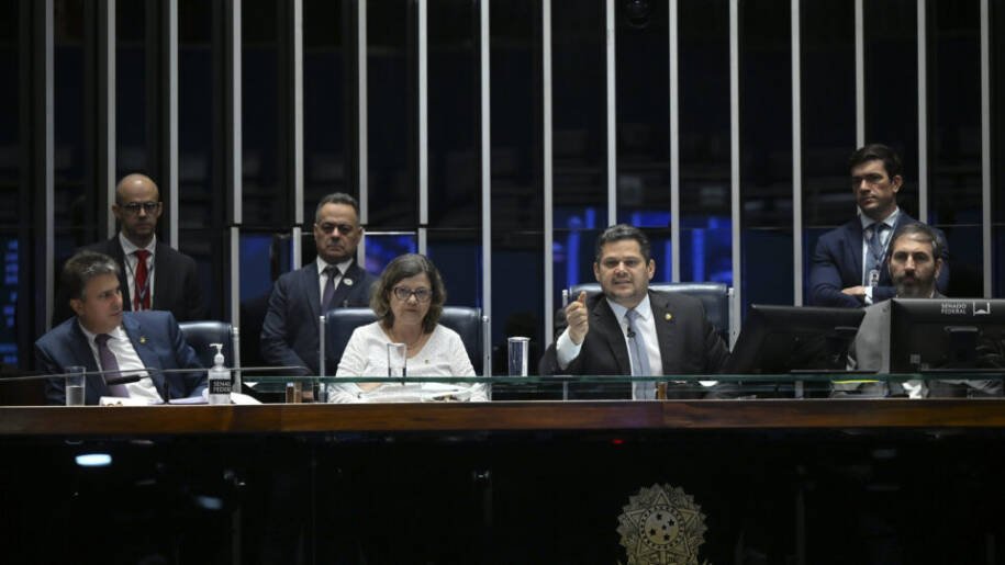 Senado aprova MP que elimina imposto de importação e aguarda sanção de Lula