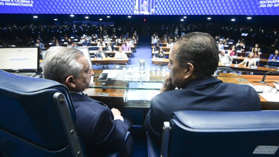 Senado Federal revela salários e benefícios de senadores em meio às eleições de 2026