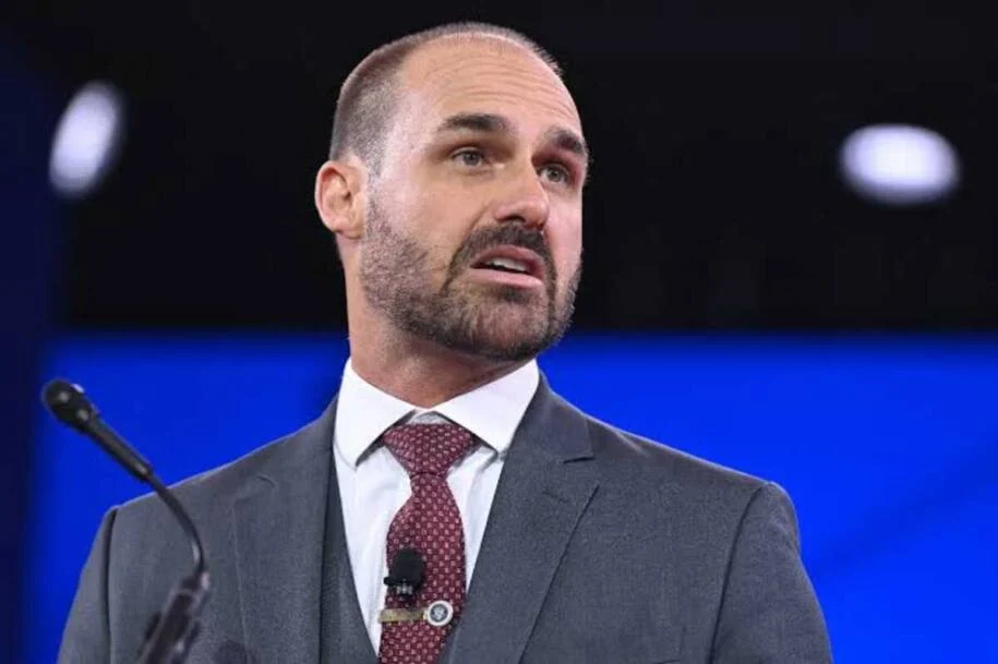 STF condena Eduardo Bolsonaro a um ano de detenção por difamação a Tábata Amaral