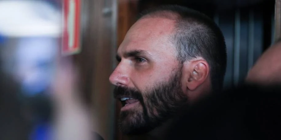 STF mantém condenação de Eduardo Bolsonaro a 4 anos por tarifaço nos EUA