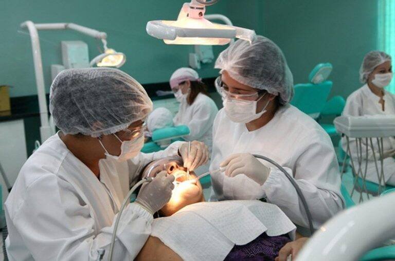 SUS entrega 500 kits de próteses e qualifica dentistas em 409 municípios