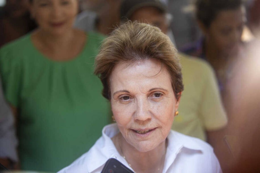 Tereza Cristina promete mercado do pequeno agricultor e entrega maquinários em Campo Grande