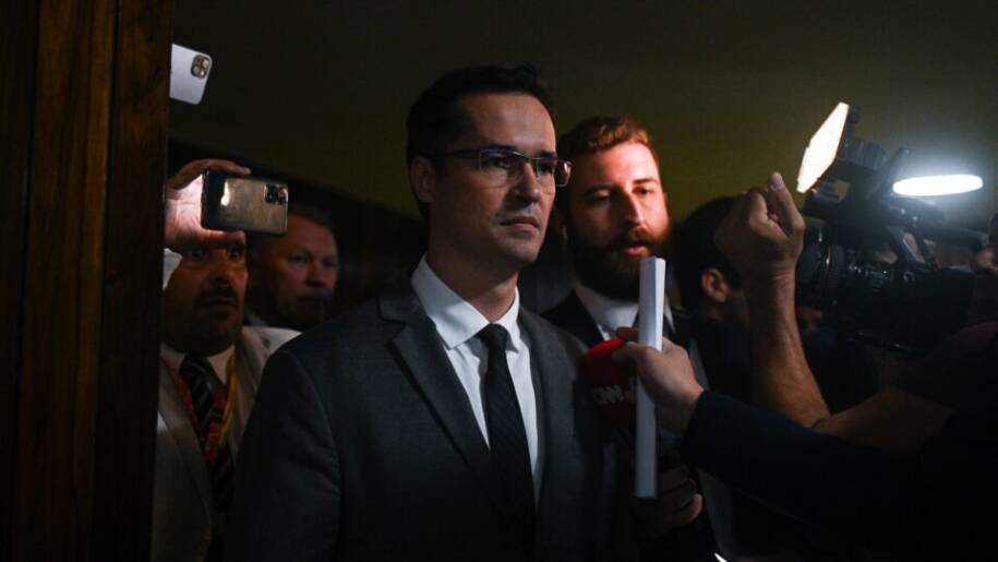 TRE-PR extingue ação contra Deltan Dallagnol, mas campanha permanece suspensa