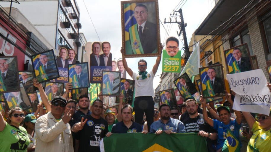 TRE-RJ devolve quadro de Bolsonaro a Rafael Satiê após apreensão irregular