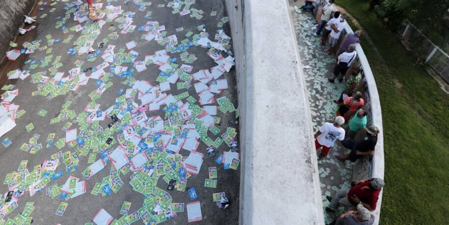 TRE-SP alerta: derramamento de santinhos pode resultar em detenção e multa