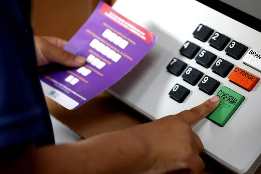 TSE alerta: Eleitor só pode votar em candidatos do mesmo estado nas eleições 2026