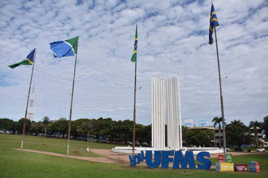 UFMS suspende aulas e gera caos após tempestade em Campo Grande
