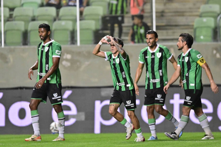 América Mineiro surpreende e vence Cuiabá com gol de Segovinha na Arena Independência