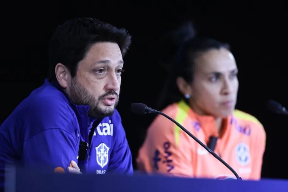 Arthur Elias confirma desejo de contar com Marta na Copa de 2027 no Brasil