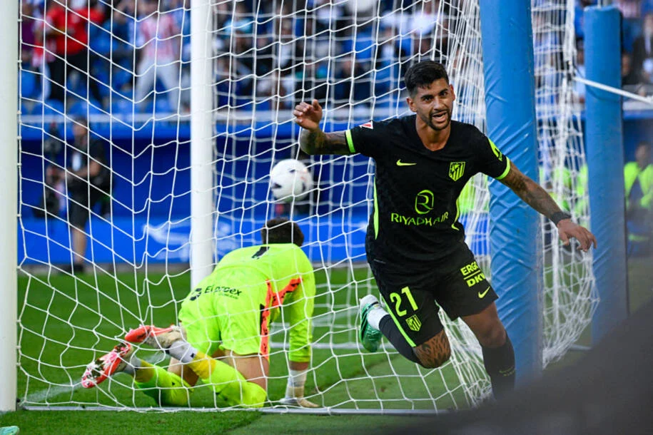 Atlético de Madrid supera Alavés com gol decisivo e garante vice-liderança