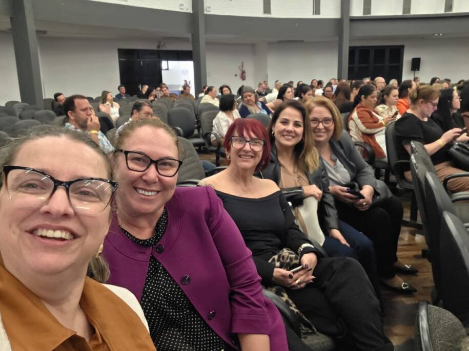 Balneário Camboriú debate futuro da educação em seminário crucial em Itajaí
