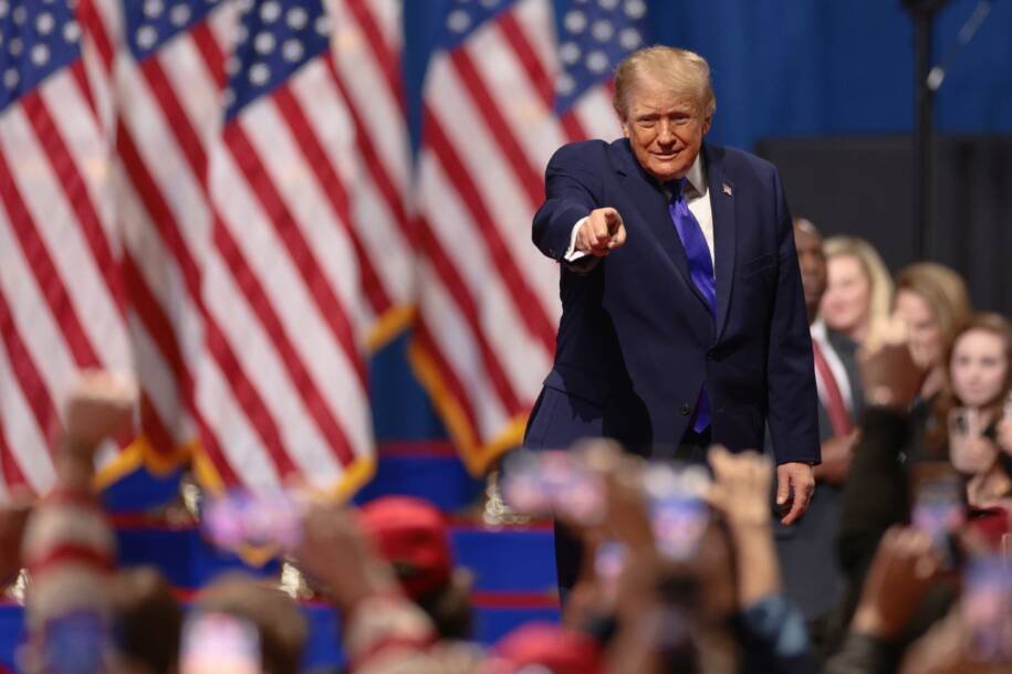 Bancada progressista dos EUA cobra Trump por reconhecimento da vitória de Lula