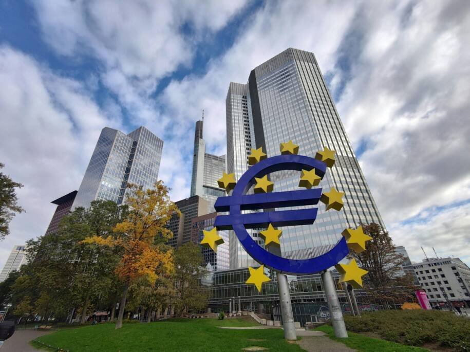 Bancos Centrais dos EUA e Europa reagem a choques de oferta em novo normal