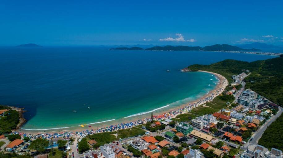 Bombinhas conquista Bandeira Azul para cinco praias; temporada começa em dezembro