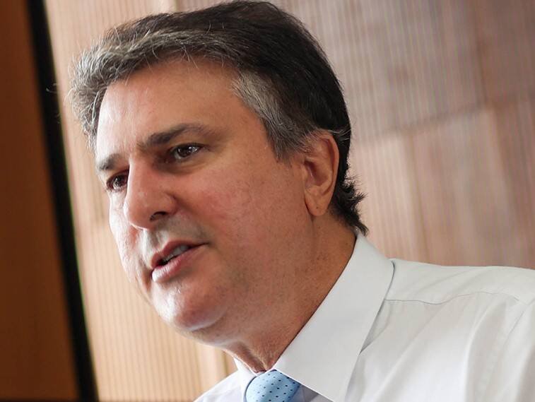 Camilo Santana afirma que Senado aprovará fim da 6x1 em meio a incêndios criminosos