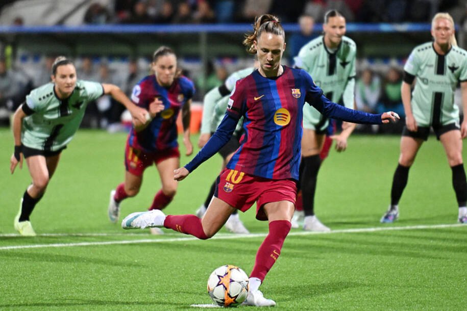 Caroline Graham Hansen atinge 100 jogos na Champions e marca história com Barcelona