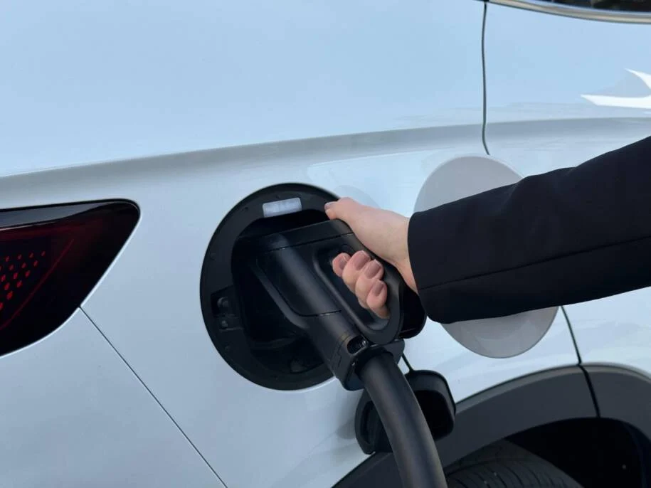Celesc inaugura eletroposto em Itapema e revoluciona mobilidade elétrica na região