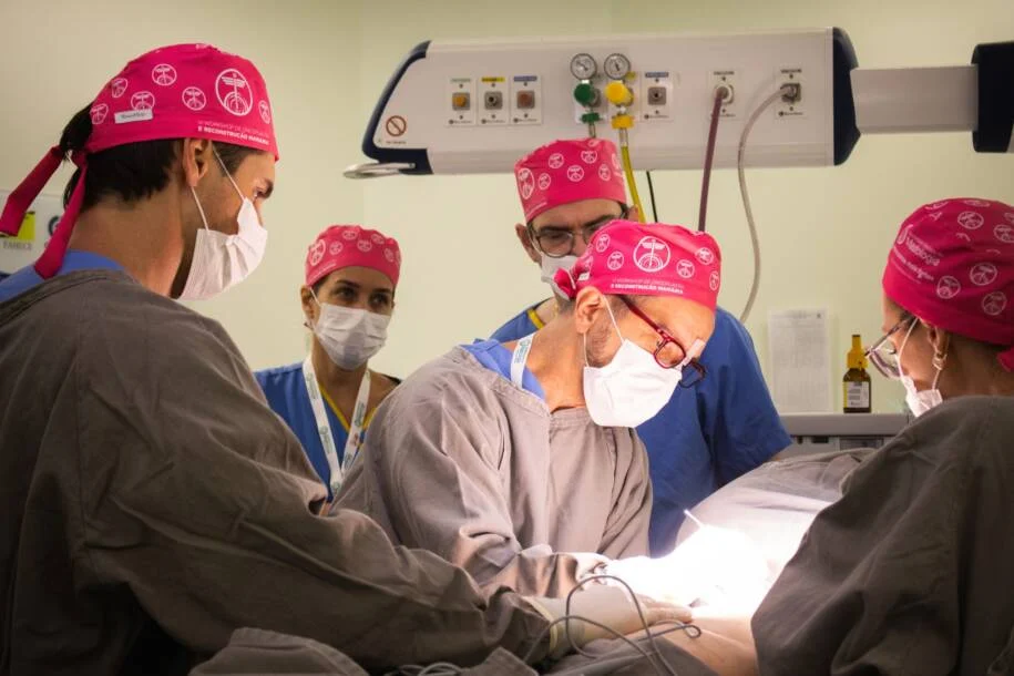 CEPON realiza mutirão de reconstrução mamária em Florianópolis e capacita médicos