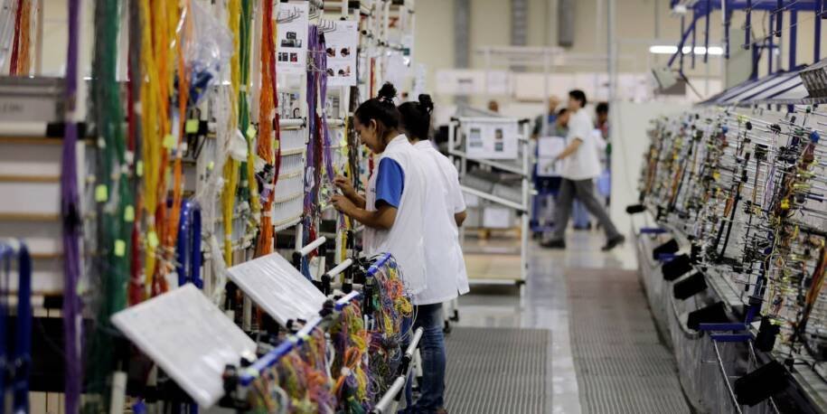 CNI revela queda de 3,5% no faturamento da indústria e preocupa economistas