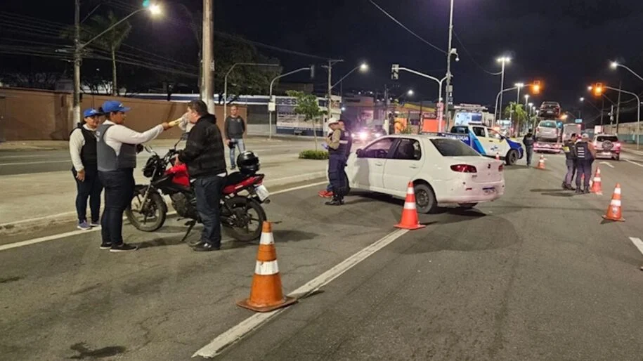 Código de Trânsito Brasileiro determina que licenciamento vencido gera remoção do veículo