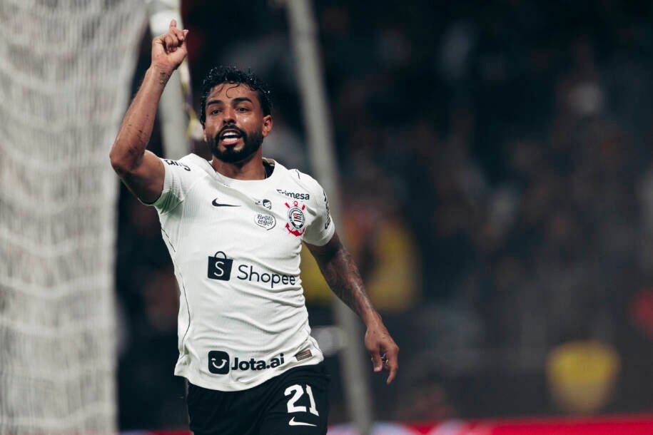 Corinthians encerra jejum e vence Mirassol com gols de Matheus Bidu e Kaio César