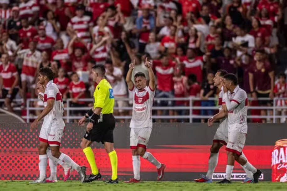 CRB vence Londrina, entra no G6 e rebaixa o Tubarão na Série B