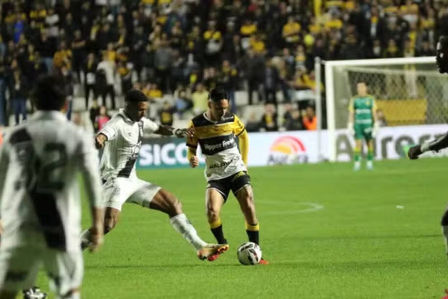 Criciúma vence Ponte Preta por 2 a 0 e pressiona o G2 da Série B