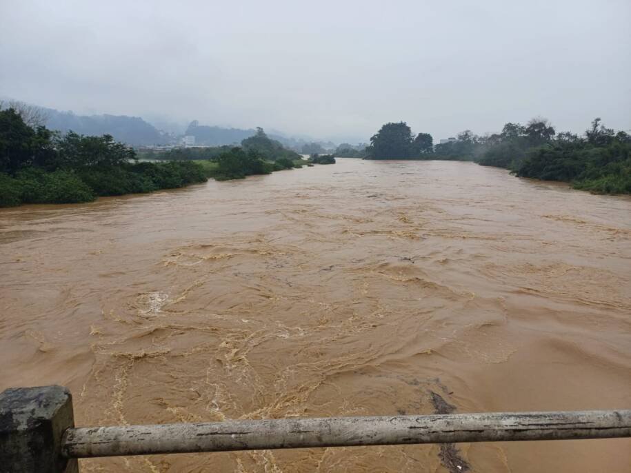 Defesa Civil de Guaramirim atualiza sobre o nível do Rio Itapocu e ocorrências