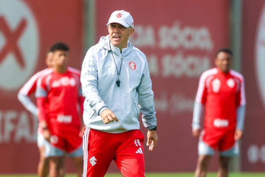 Eduardo Baptista assume comando do Internacional e promete reverter crise no clube