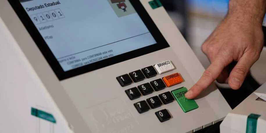 Eleições 2026: mais de 158 milhões de eleitores votam em ordem definida