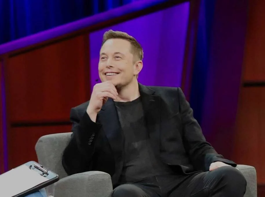 Elon Musk recupera fortuna de US$ 1 trilhão e supera Jeff Bezos em US$ 600 bilhões