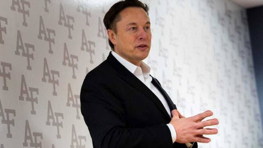 Elon Musk se torna o primeiro trilionário e acumula R$ 436,1 milhões por dia
