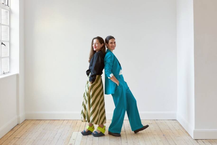 Empreendedora brasileira funda galeria em Londres e impulsiona arte latino-americana