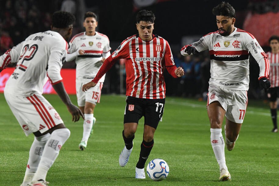 Estudiantes desafia Flamengo e busca final da Libertadores após 17 anos de espera