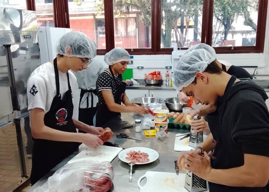 FCEE abre inscrições para Programa de Educação Profissional e transforma vidas