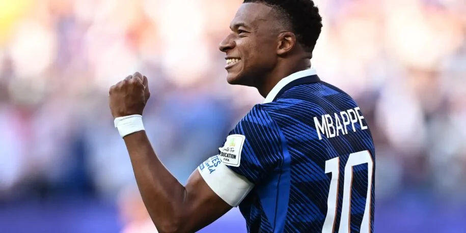 Fifa revela: 240 mil postagens ofensivas na Copa, 20% racistas e Mbappé atacado