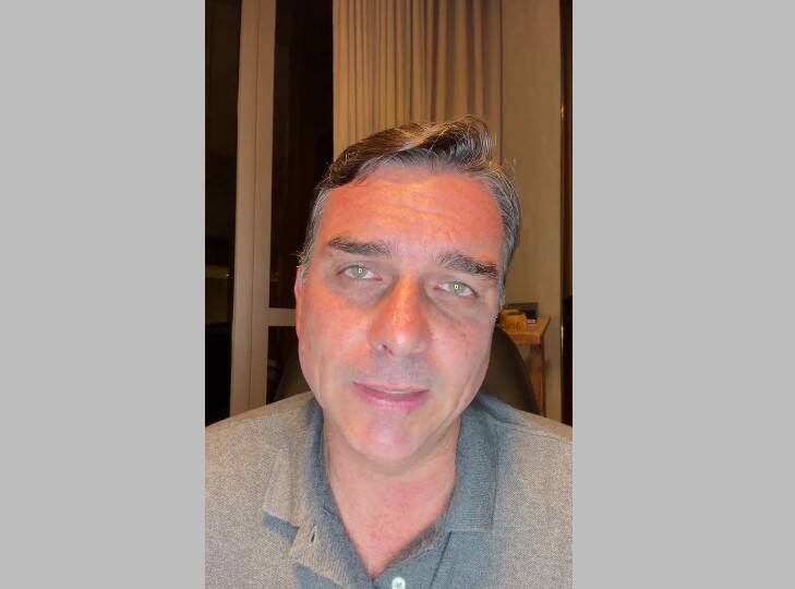 Flávio Bolsonaro anuncia candidatura à Presidência e critica Lula após fuga