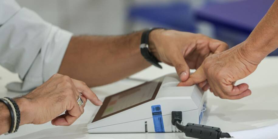 Flávio Bolsonaro e Lula disputam segundo turno das eleições em 25 de outubro de 2026