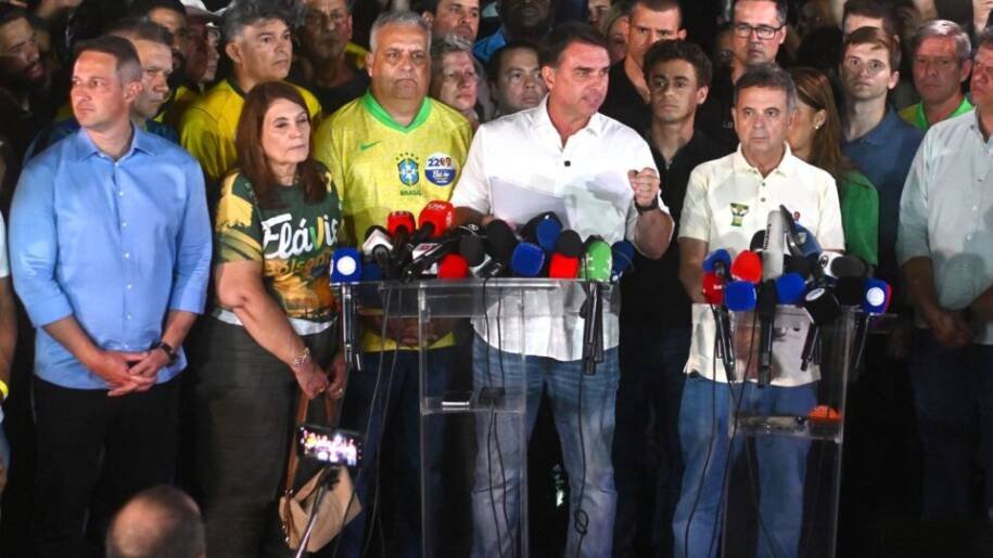 Flávio Bolsonaro não reconhece resultado e pede anulação da eleição após decisão de Zanin