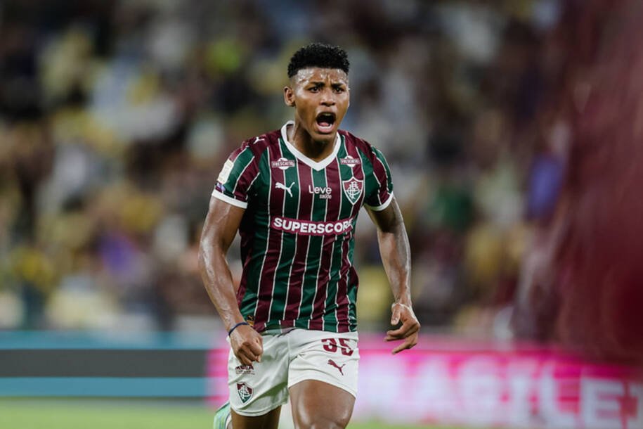 Fluminense vira sobre Internacional no Maracanã e respira na luta pelo G4