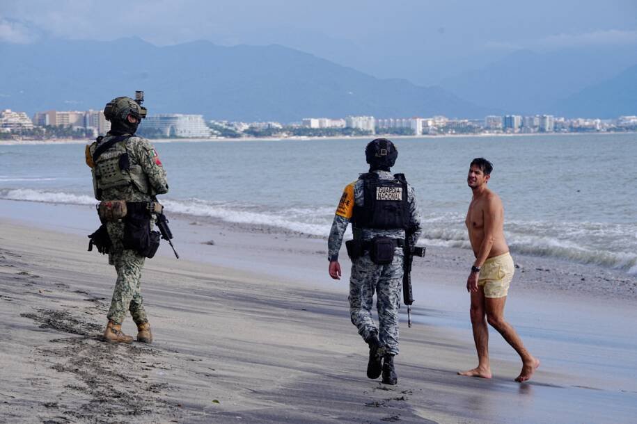 Furacão Simon ameaça Manzanillo e Puerto Vallarta com ventos de 177 km/h