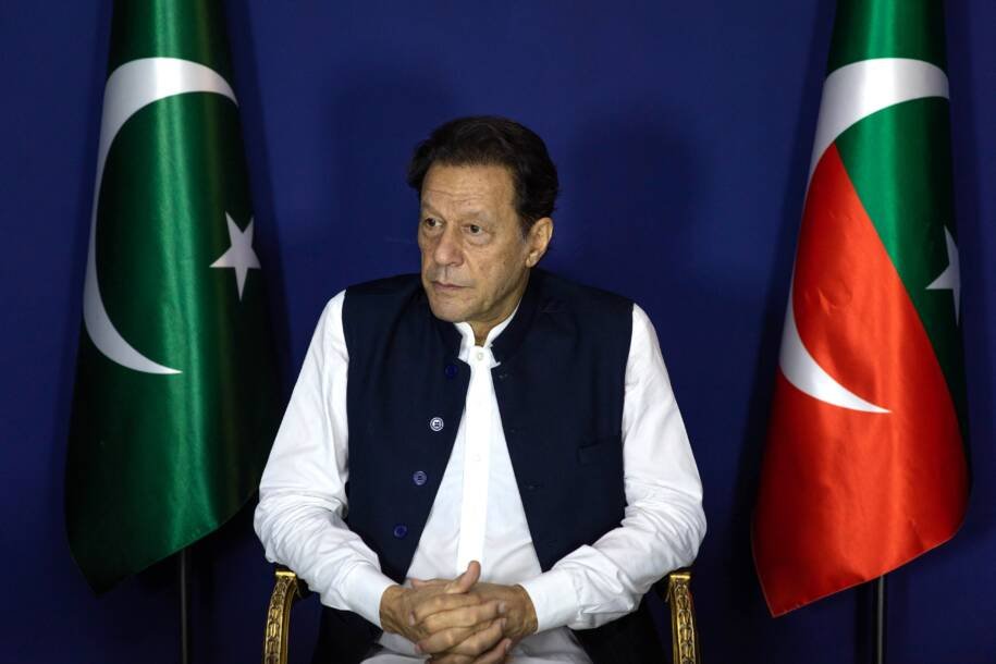 Governo de Khyber Pakhtunkhwa é suspenso após marcha do PTI e prisão de líder
