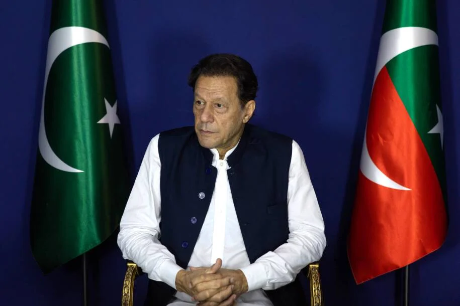 Governo de Khyber Pakhtunkhwa é suspenso após marcha do PTI e prisão de líder