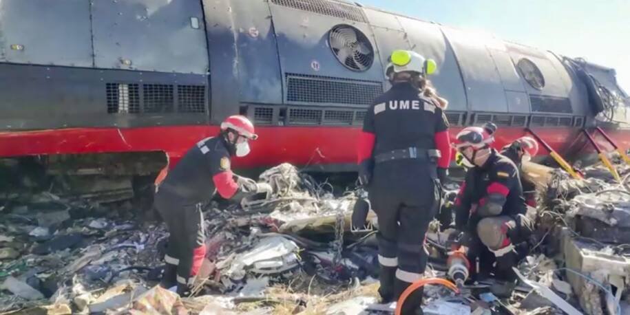 Governo Espanhol declara luto após acidente de trem que deixou 69 mortos