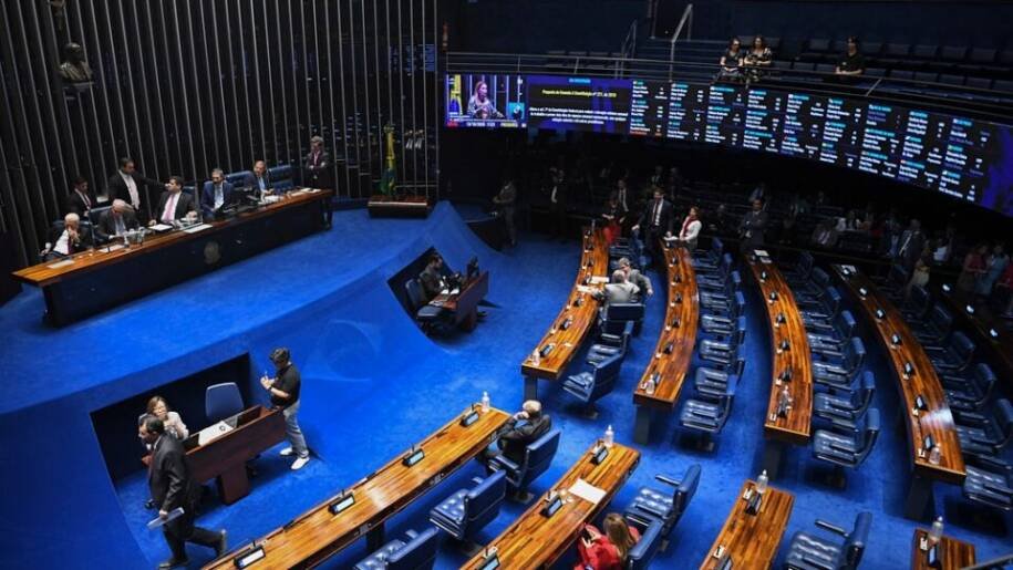 Governo Lula acelera votação da PEC que extingue escala 6x1 e gera tensão