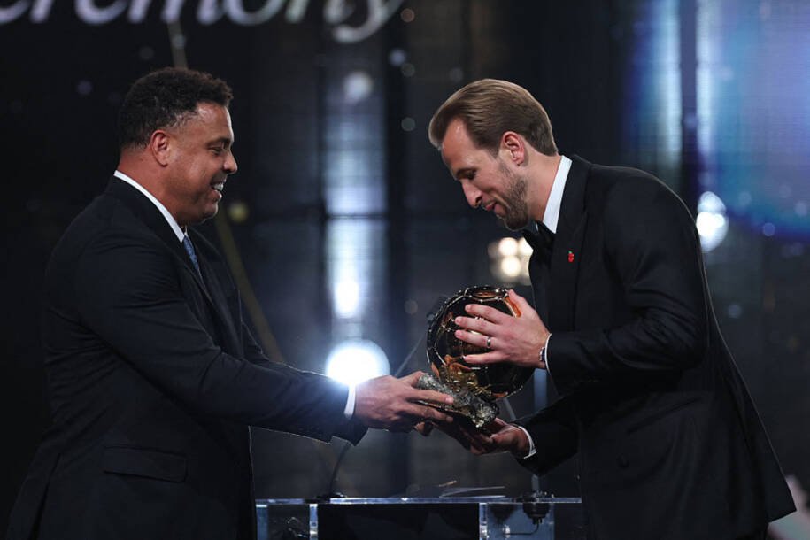 Harry Kane conquista a Bola de Ouro e quebra jejum histórico sem títulos