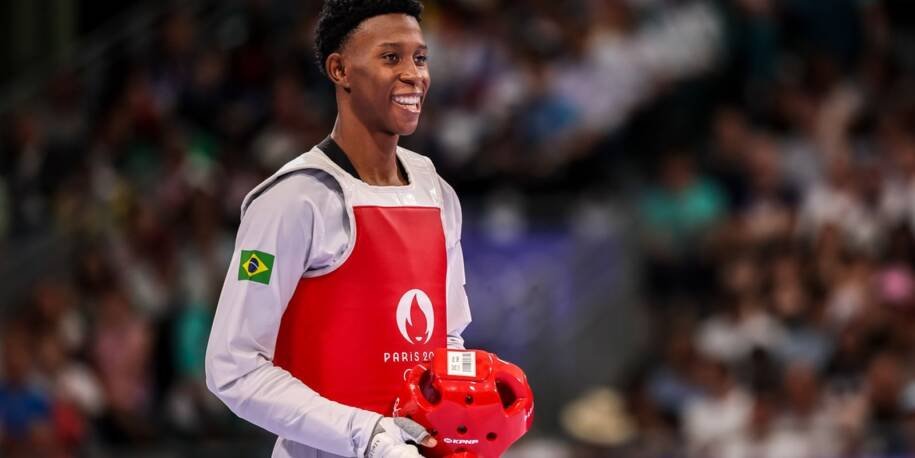 Henrique Marques conquista ouro em Paris e garante liderança no ranking mundial